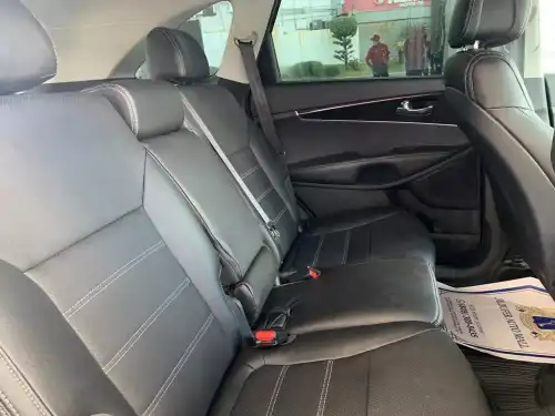 KIA SORENTO 2016 AMERICANA INTERIOR EN PIEL RADIO ANDROID DE 9 PULGADAS RECIEN I