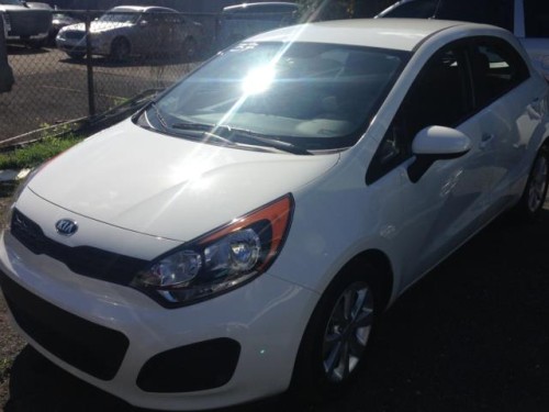 KIA RIO 5 2014 BLANCA