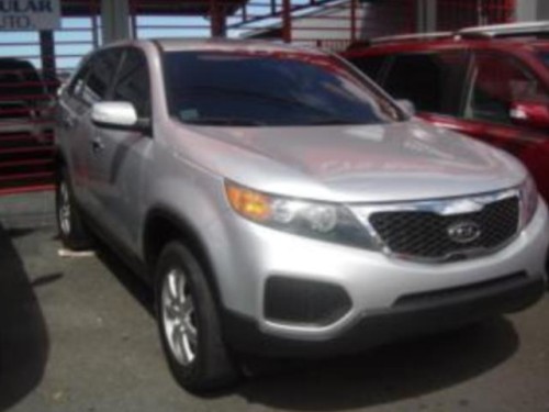 KIA SORENTO TRES FILAS DE ACIENTOS 2012