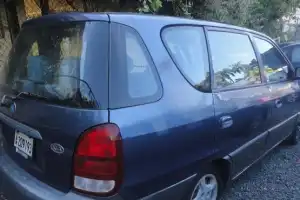 Kia Carens  2001
