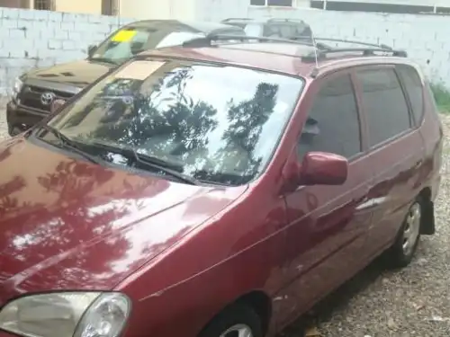 Kia Carens  2002