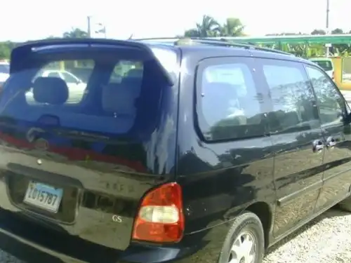 Kia Carnival  2003