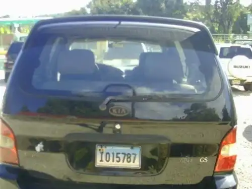 Kia Carnival  2003
