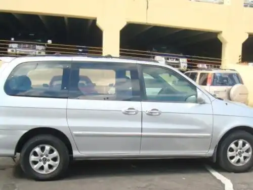 Kia Carnival  2004
