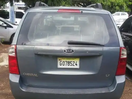 Kia Carnival  2007