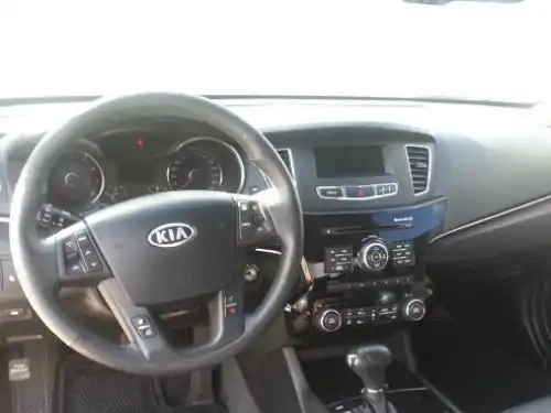 Kia K-7  2011