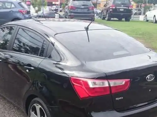 Kia Rio LX 2012
