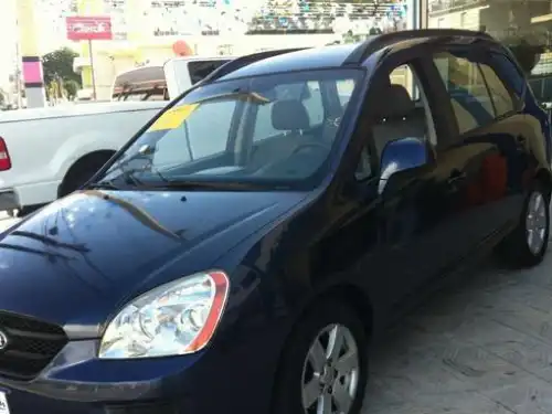 Kia Rondo  2008