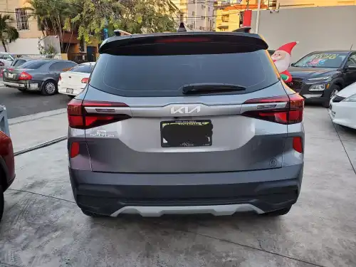 Kia Seltos 2023 ,solo 15 mil kms Semi nuevo