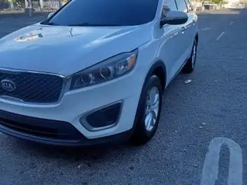 Kia Sorento 2016. RD$1,100,000. Ligeramente negociable
