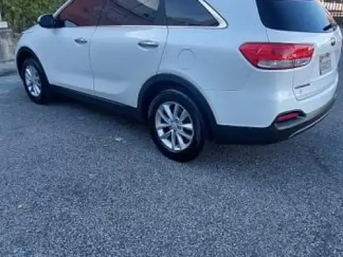 Kia Sorento 2016. RD$1,100,000. Ligeramente negociable