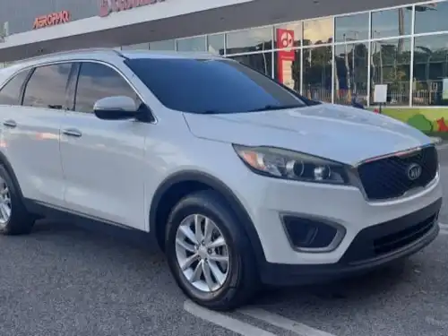 Kia Sorento 2016. RD$1,100,000. Ligeramente negociable
