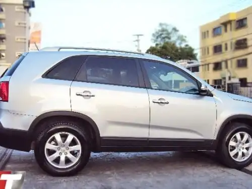 Kia Sorento LX 2011