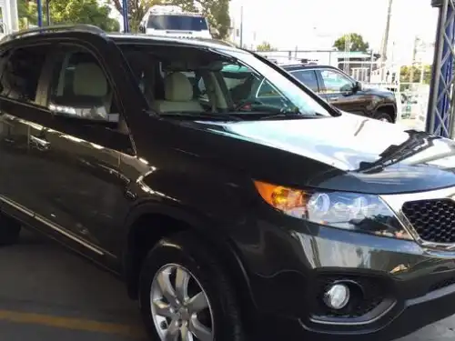 Kia Sorento LX 2011