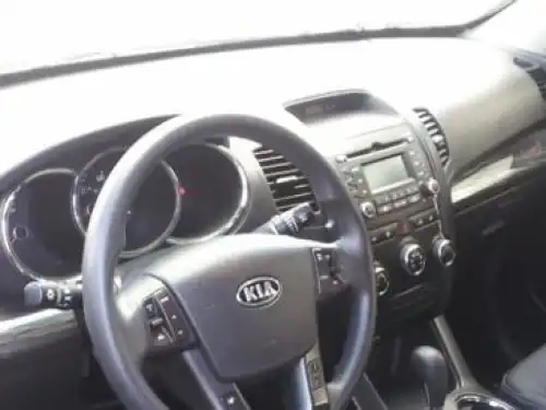 Kia Sorento LX 2011