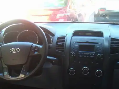 Kia Sorento LX 2011
