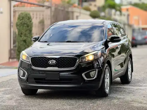 Kia sorento 2016 LX 4x2 2 filas 