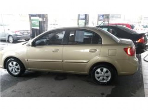 Kia Rio Lx 2010 poco millaje