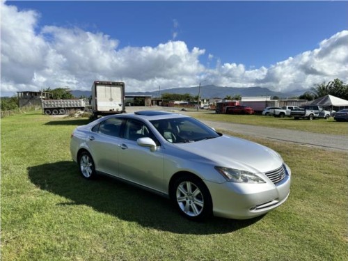 LEXUS ES350 LUXURY SEDAN.