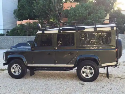 Land Rover Defender  2008