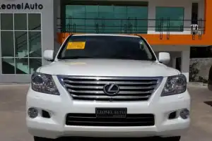 Lexus LX 570 2011