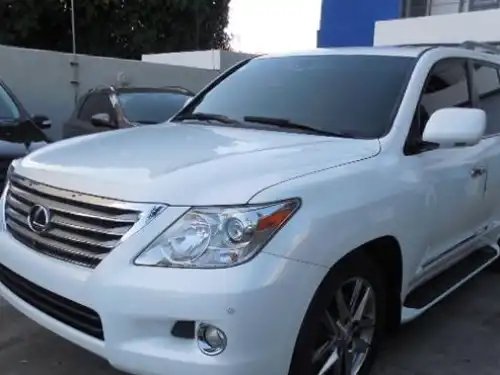 Lexus LX 570 2011