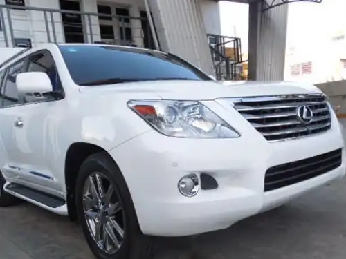 Lexus LX 570 2011