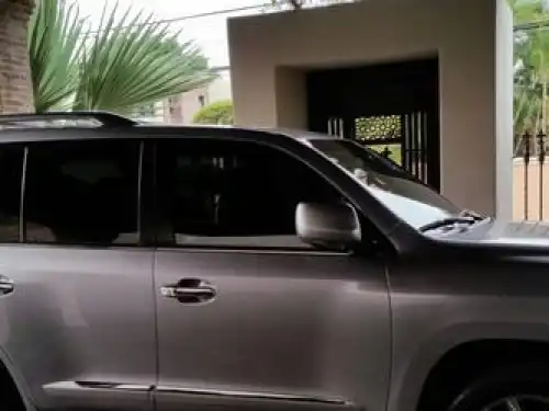 Lexus LX 570 2011