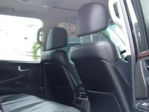 Lexus LX 570 2011