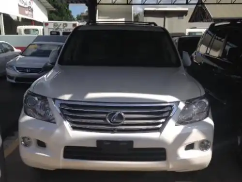 Lexus LX 570 2011