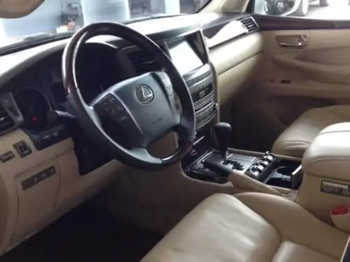 Lexus LX 570 2011