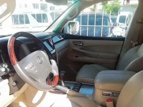 Lexus LX 570 2011