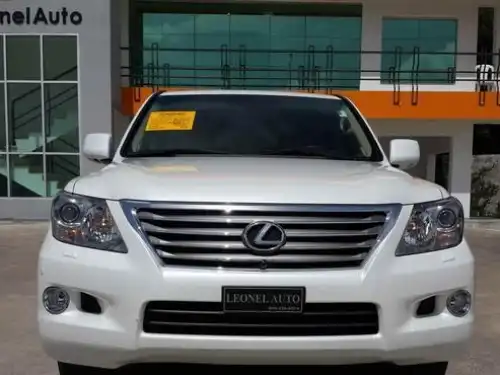 Lexus LX 570 2011