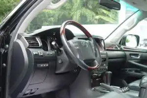Lexus LX 570 2011