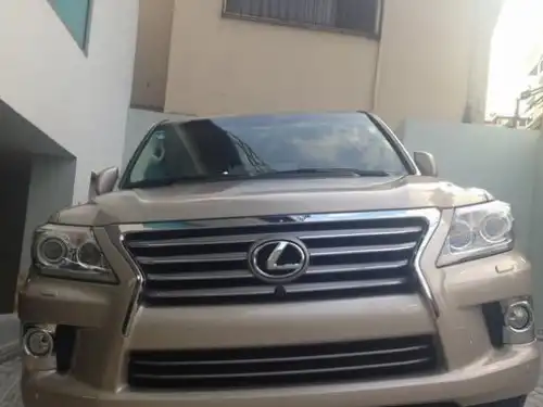 Lexus LX 570 2013