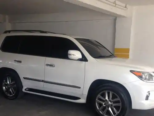 Lexus LX 570 2013