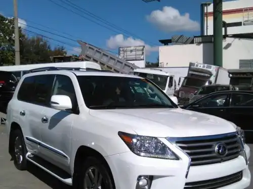Lexus LX 570 2013