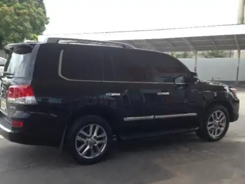 Lexus LX 570 2013