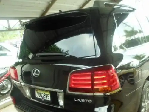 Lexus LX2011