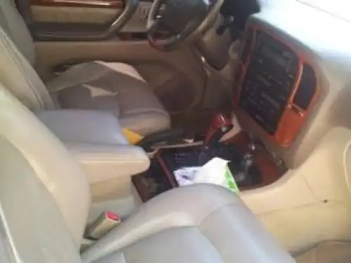 Lexus la 2000 mas nitida del pais con accesorios 