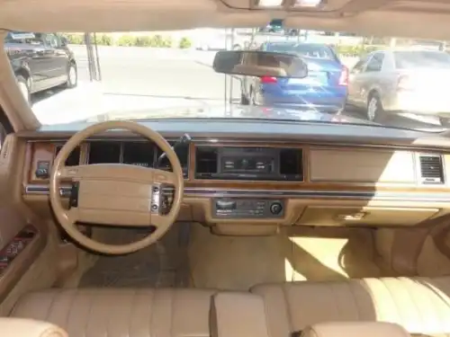 Lincoln Town Car1994