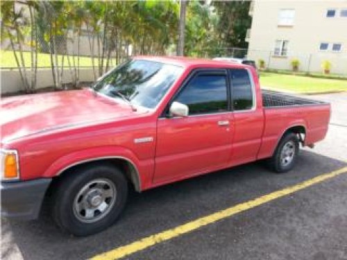 MAZDA B2300 CABINA Y MEDIA 1993