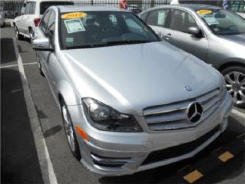 MERCEDES BENZ C250 DEL 2012 POCAS MILLAS