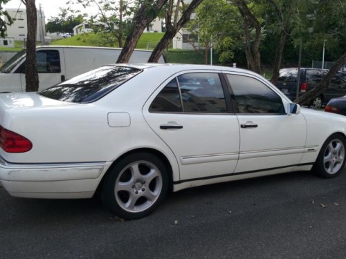 MERCEDES BENZ E320 1997 $3,700 787-243-3131