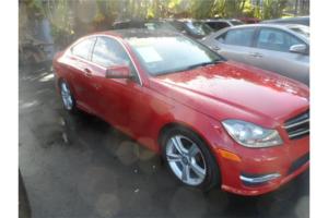 MERCEDES CLASE C 2015 ROJO