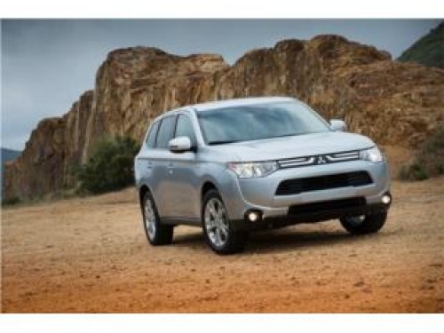 MITSUBISHI OUTLANDER 2014 CON BONO DE 1,200