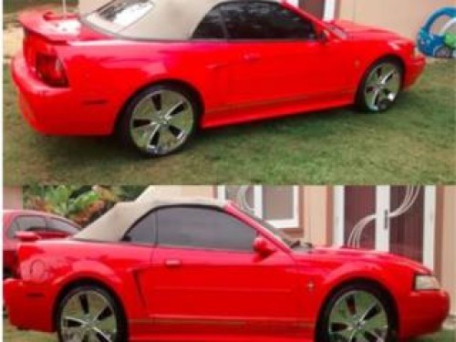 MUSTANG CONVERTIBLE 2001