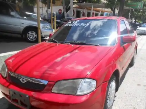 Mazda 323 2000