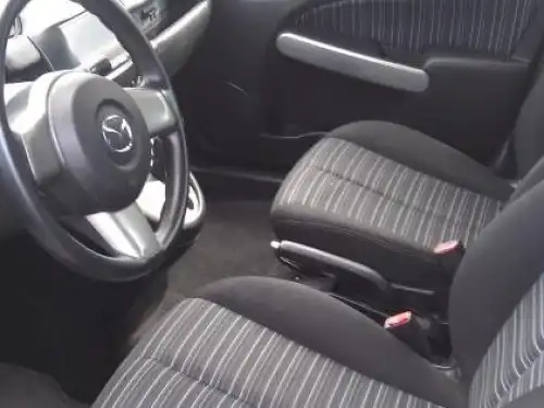 Mazda Demio 09 Gris 4Cilindros Exelentes Condicion