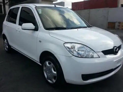 Mazda Demio 2007 blanca